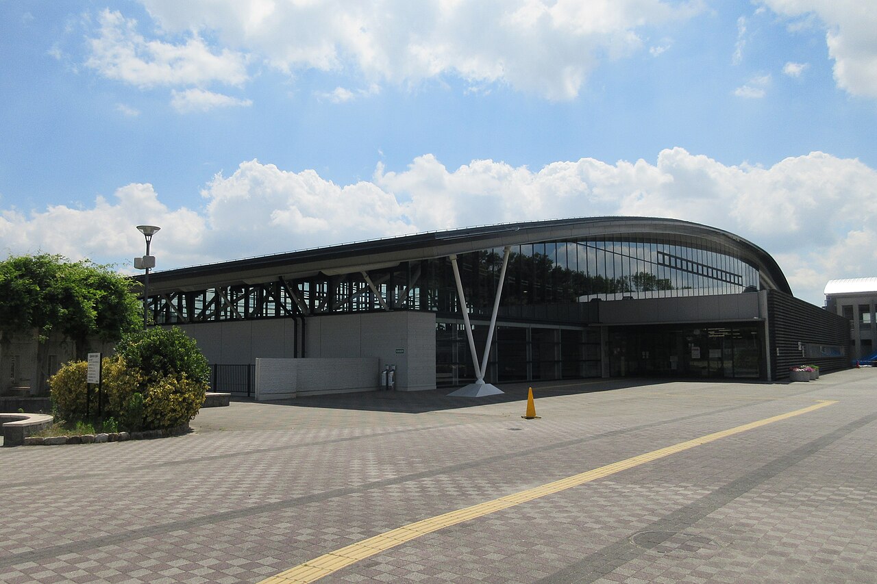 高槻市立古曽部防災公園体育館